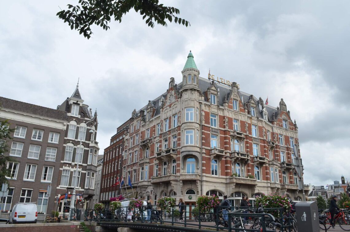 donde alojarse en amsterdam